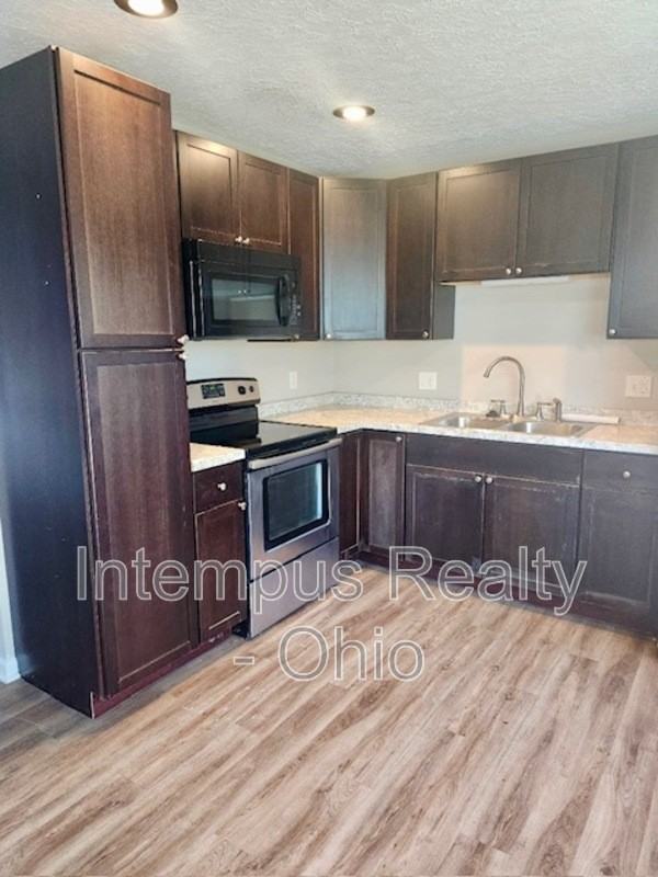 3925 Irwin Ave - Photo 7 of 15