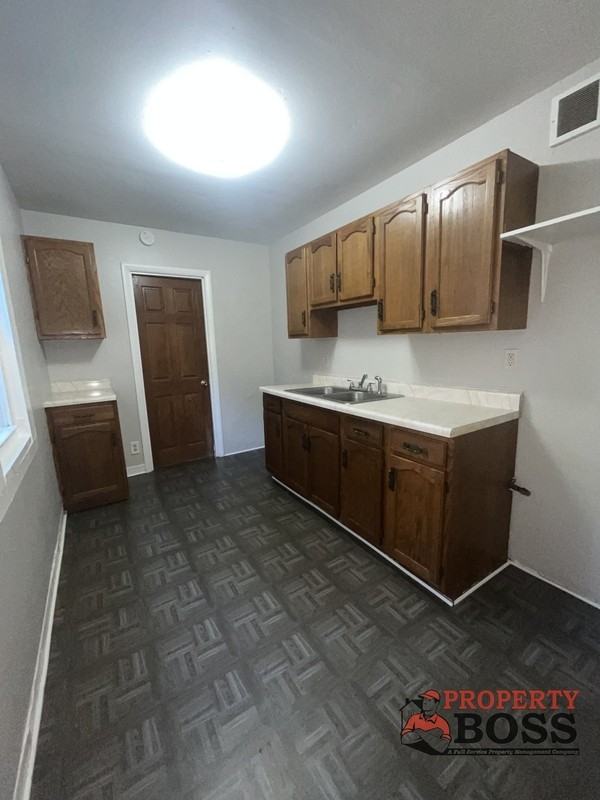 4040 Fillmore St - Photo 3 of 9
