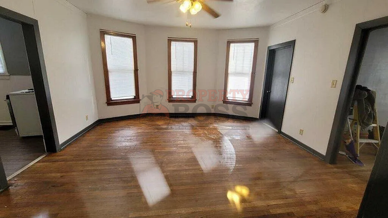 1202 Elston St - Photo 5 of 8