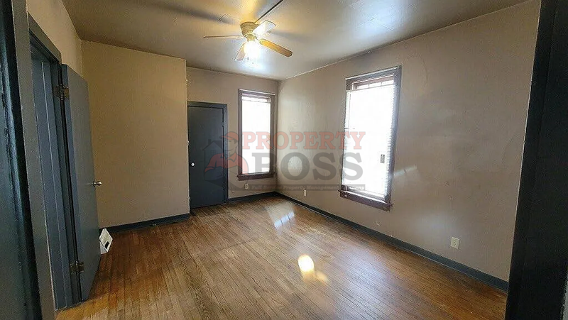 1202 Elston St - Photo 6 of 8