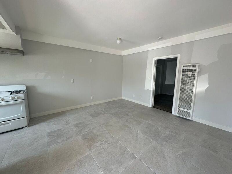 1123 Highland St #A - Photo 3 of 14