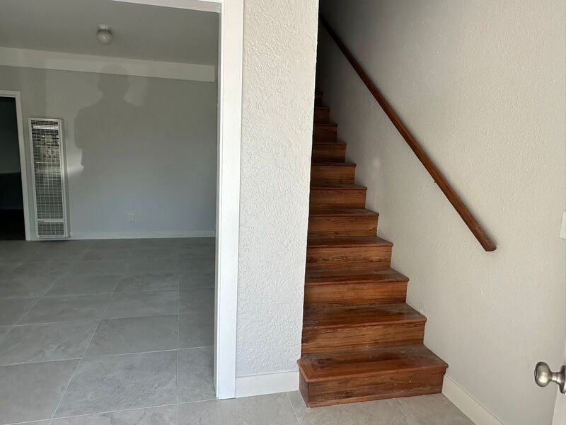 1123 Highland St #A - Photo 4 of 14