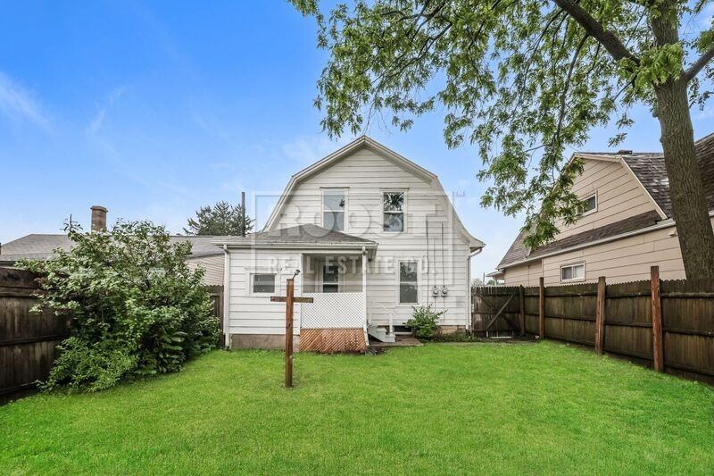 743 N Belmont Ave - Photo 3 of 10