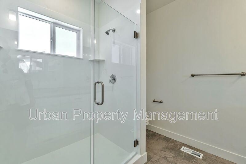 8347 S Durham St - Photo 6 of 11