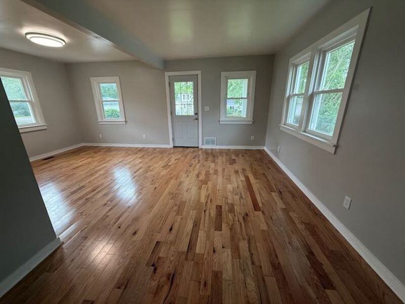 821 E Wilson Ave - Photo 3 of 11