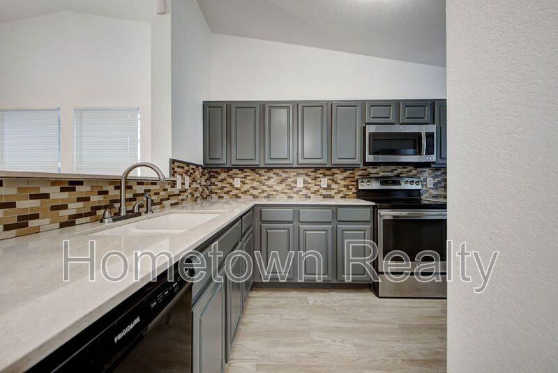 1716 Nw 150th Ter - Photo 4 of 26