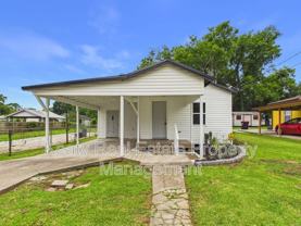 908 Saint Charles St - Photo 1 of 1
