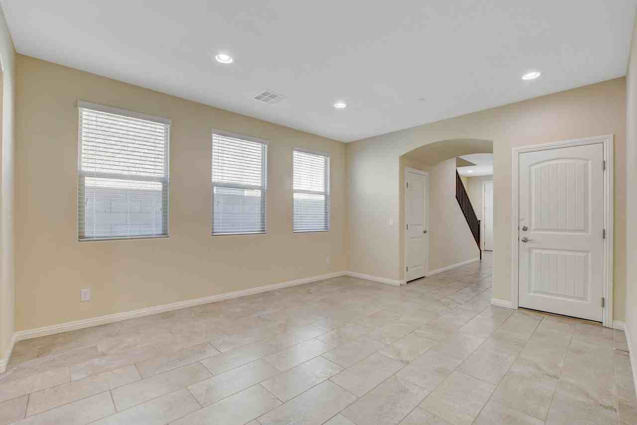 2919 Caxton Grove Dr #0 - Photo 6 of 49