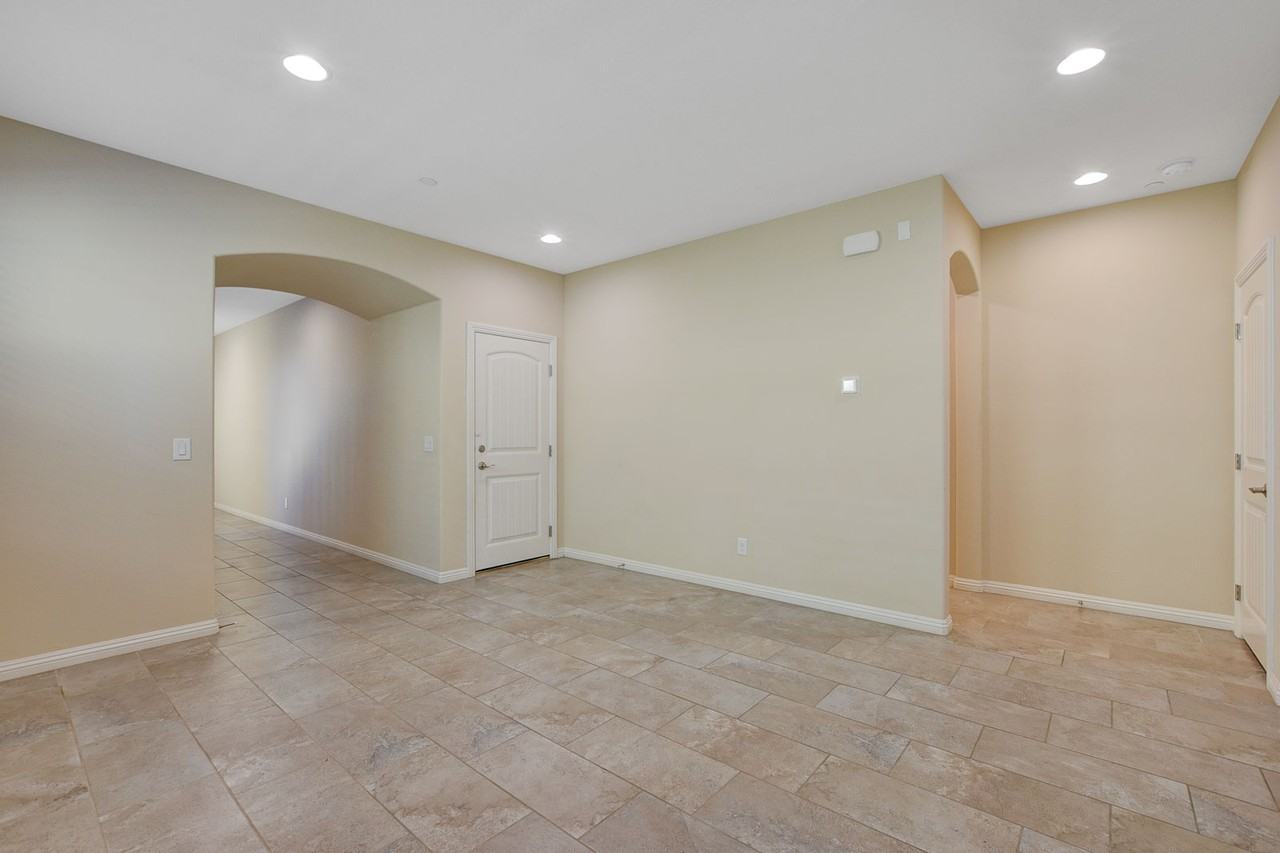 2919 Caxton Grove Dr #0 - Photo 7 of 49