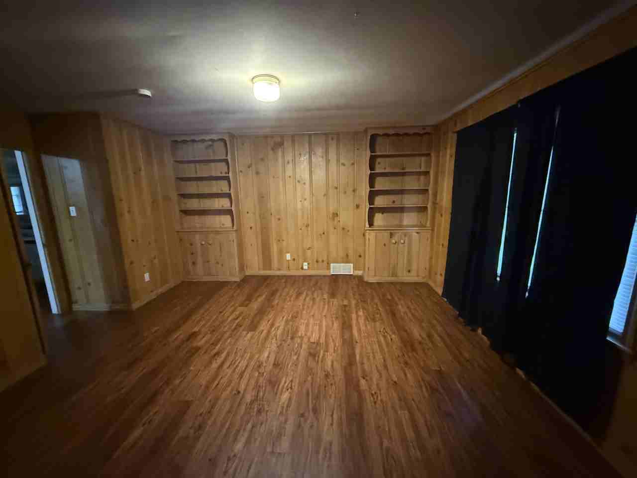 608 W Kings Rd #1 - Photo 3 of 10