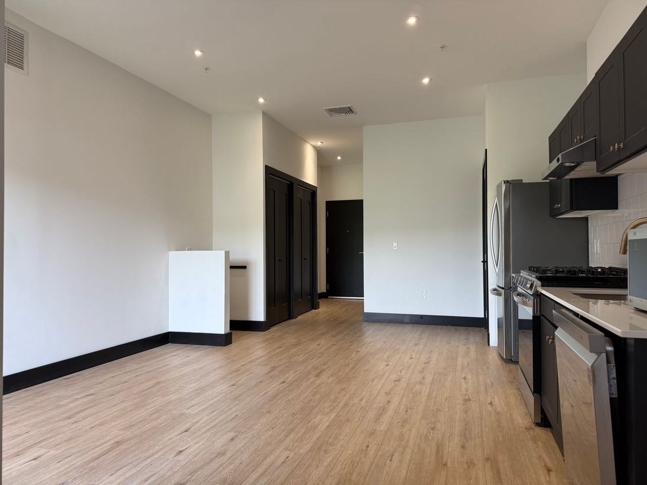 Watermark Residences - Photo 2 of 5