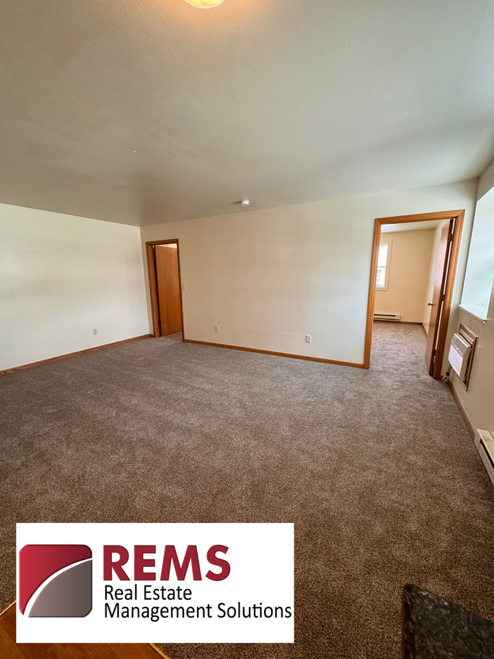 122 Maine Street - Photo 2 of 12