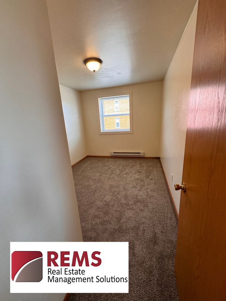 122 Maine Street - Photo 3 of 12