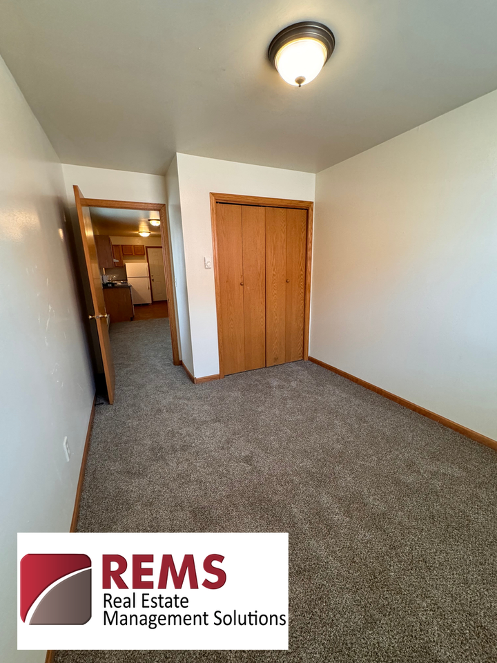 122 Maine Street - Photo 4 of 12