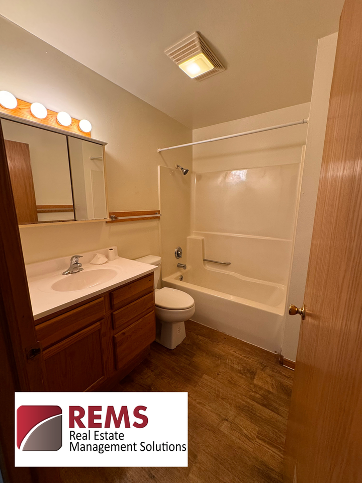 122 Maine Street - Photo 7 of 12