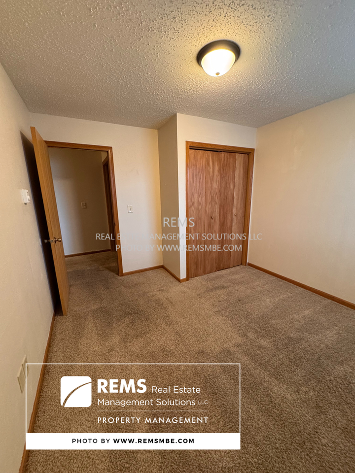 122 Maine Street - Photo 4 of 13