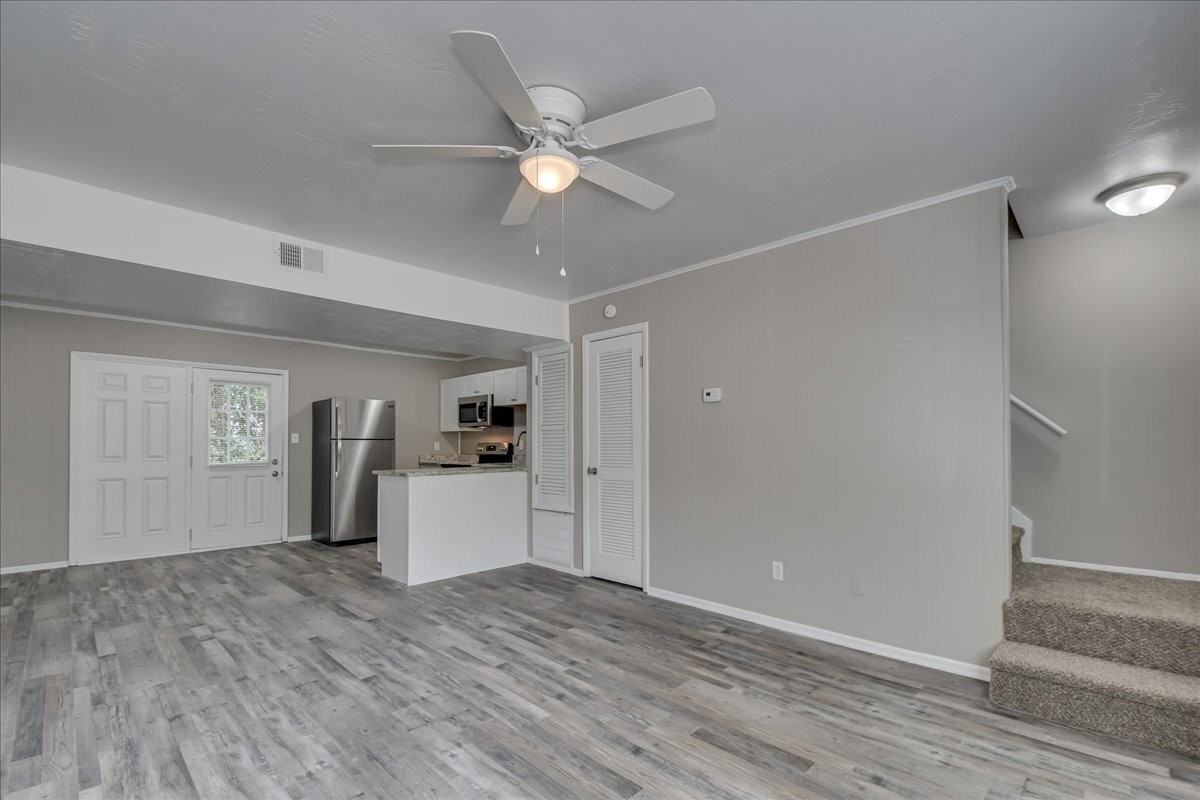 Windsor Heights Townhomes - Photo 5 of 21