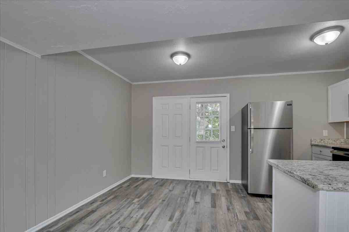Windsor Heights Townhomes - Photo 6 of 21