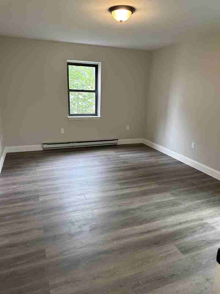 411 Boulevard - Photo 6 of 8