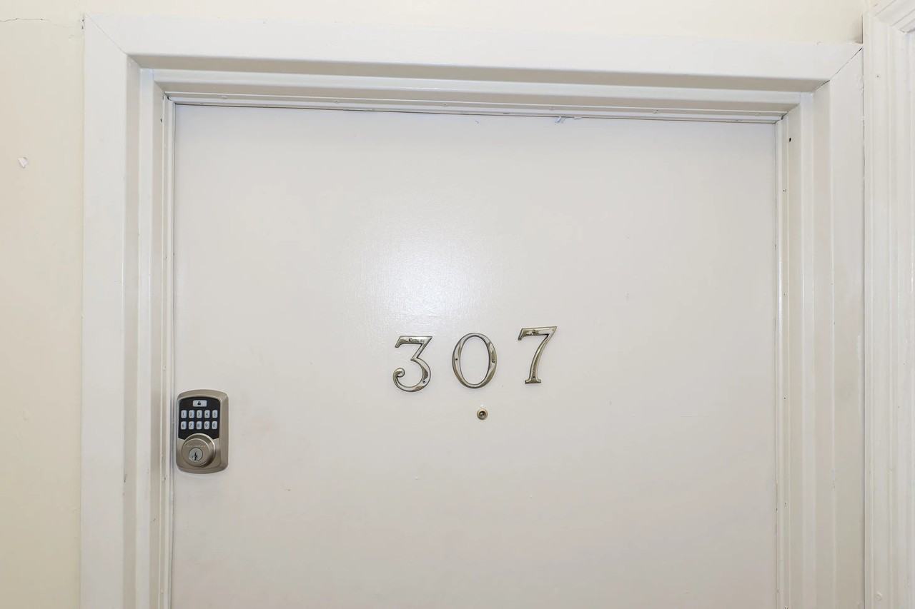 350 King Street307 #307 - Photo 6 of 31