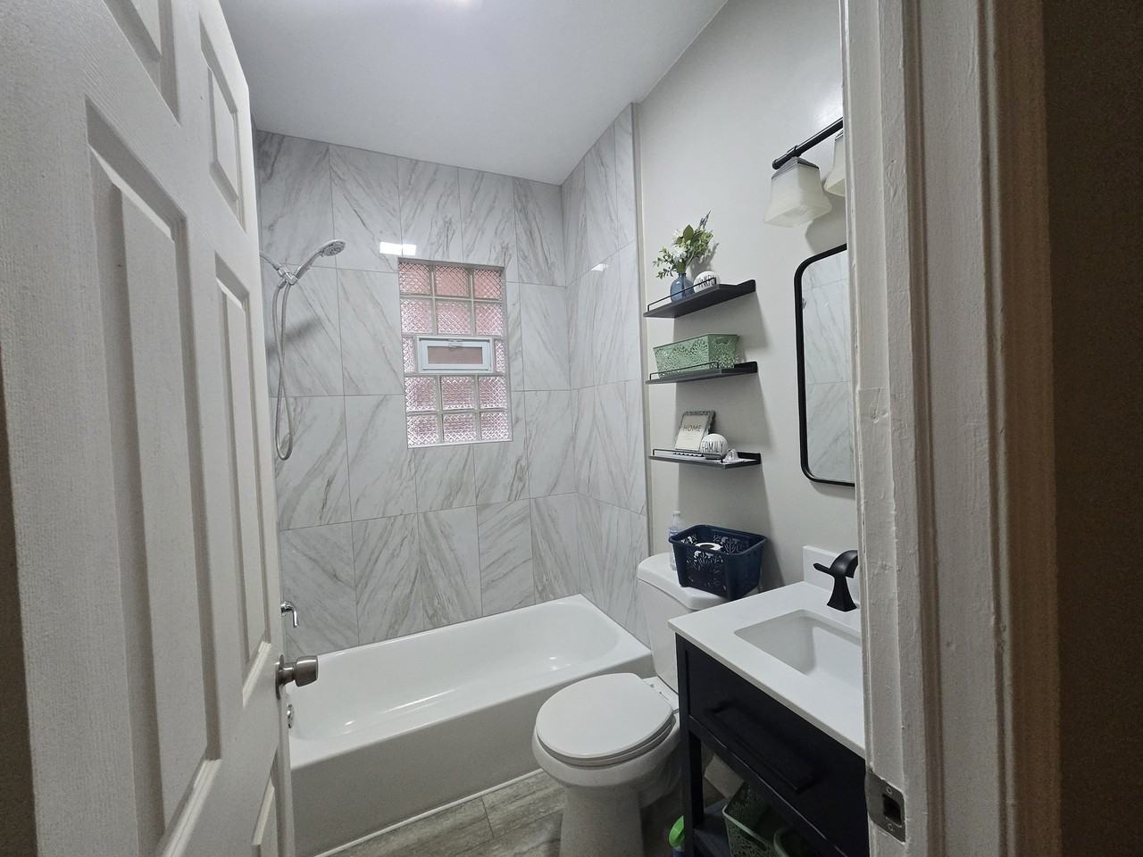 5244 South Ashland Avenue - Photo 4 of 10