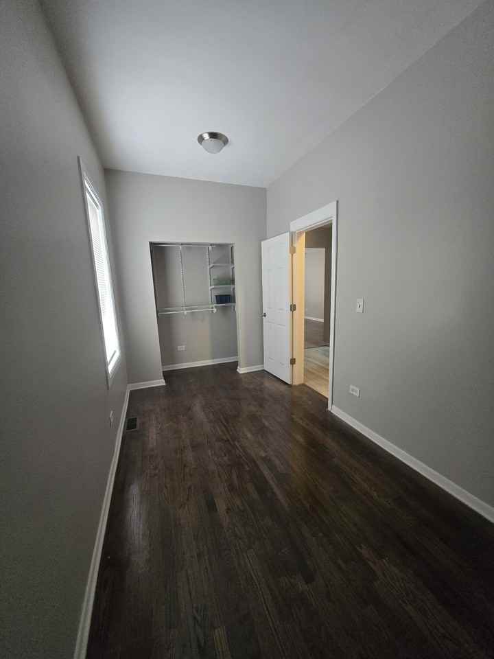 5244 South Ashland Avenue - Photo 6 of 10