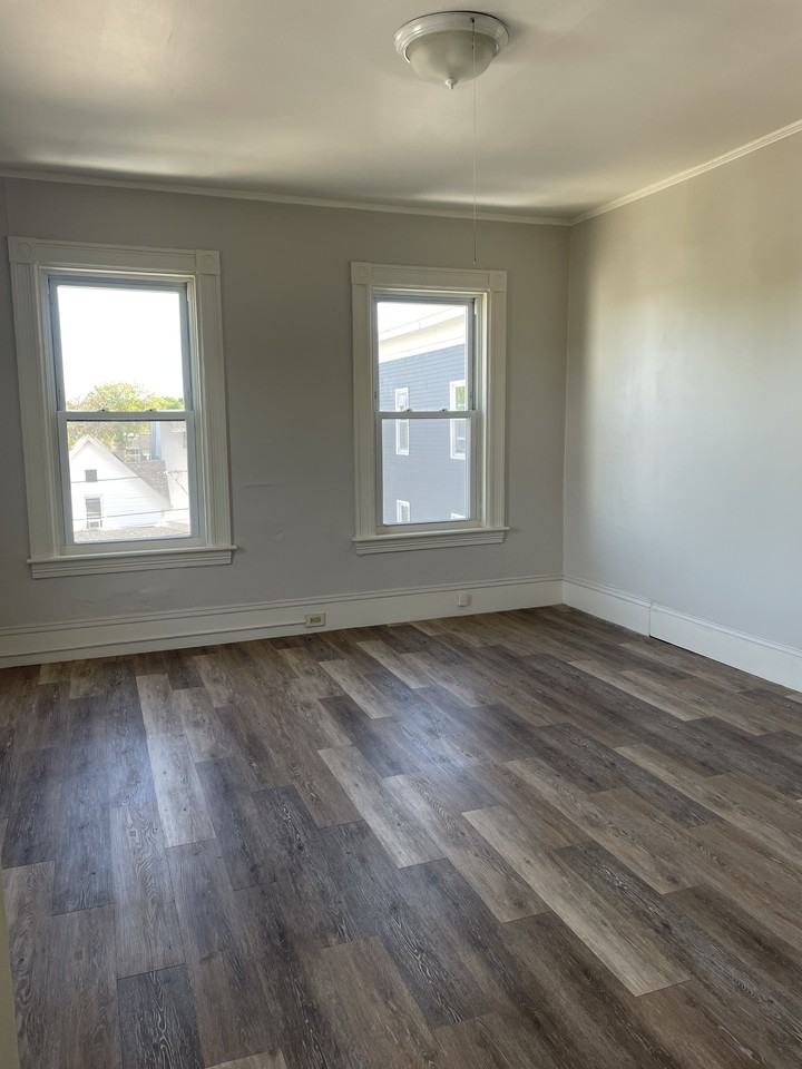 316 Belmont & 681-699-701 Grove - Photo 4 of 11
