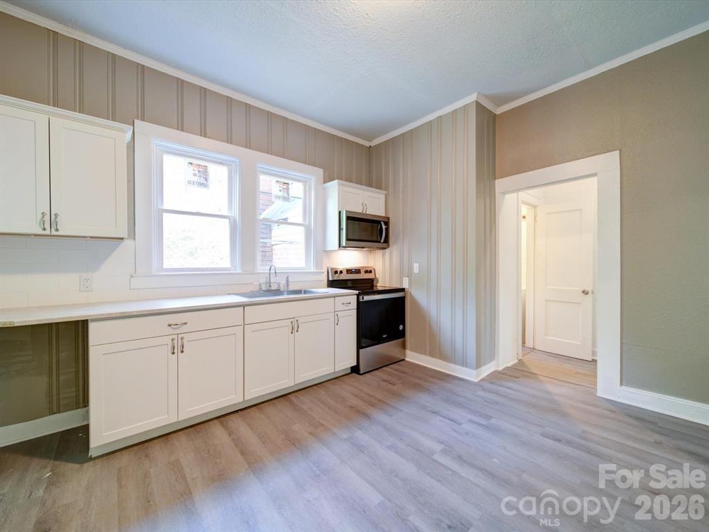 720 S Main St #1 - Photo 6 of 23