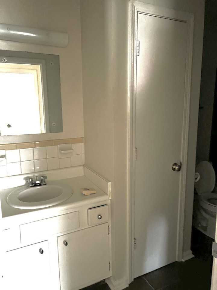 101 North Hill-N-Dale Street - Photo 3 of 24