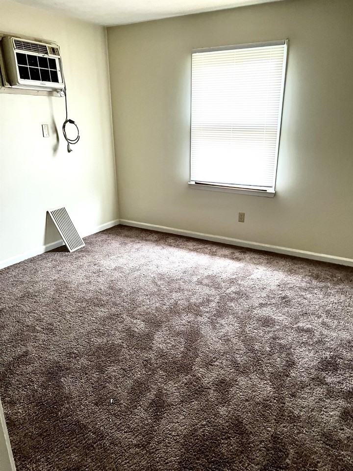 101 North Hill-N-Dale Street - Photo 6 of 24