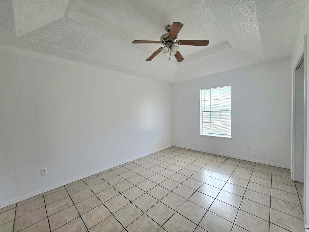 4108 North 24th Lane - Photo 6 of 11