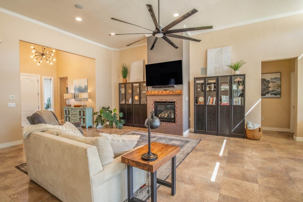4210 Harp Court - Photo 6 of 39
