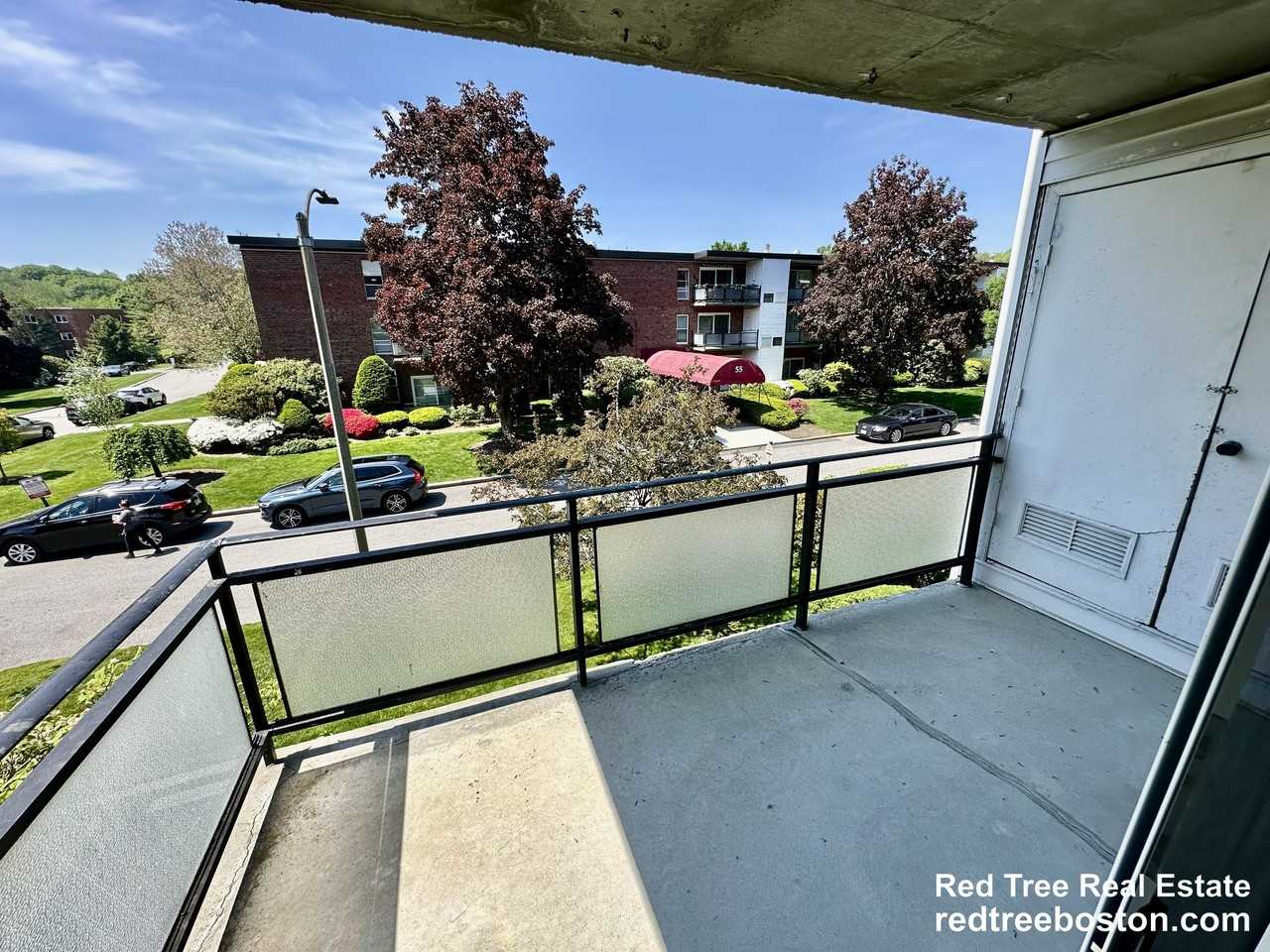 44 Broadlawn Park #22A - Photo 5 of 26