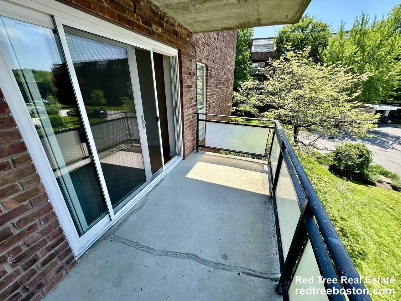 44 Broadlawn Park #22A - Photo 6 of 26