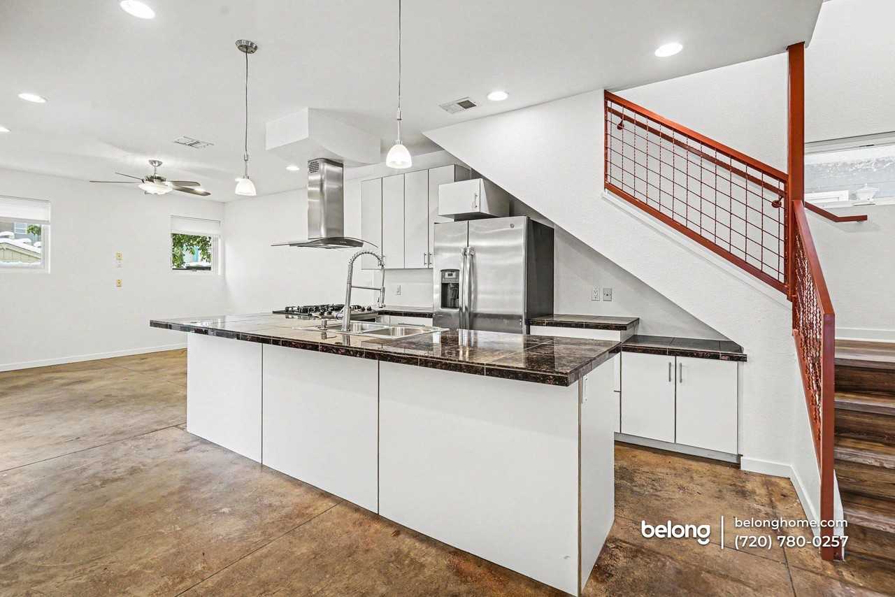 3817 King St - Photo 4 of 50