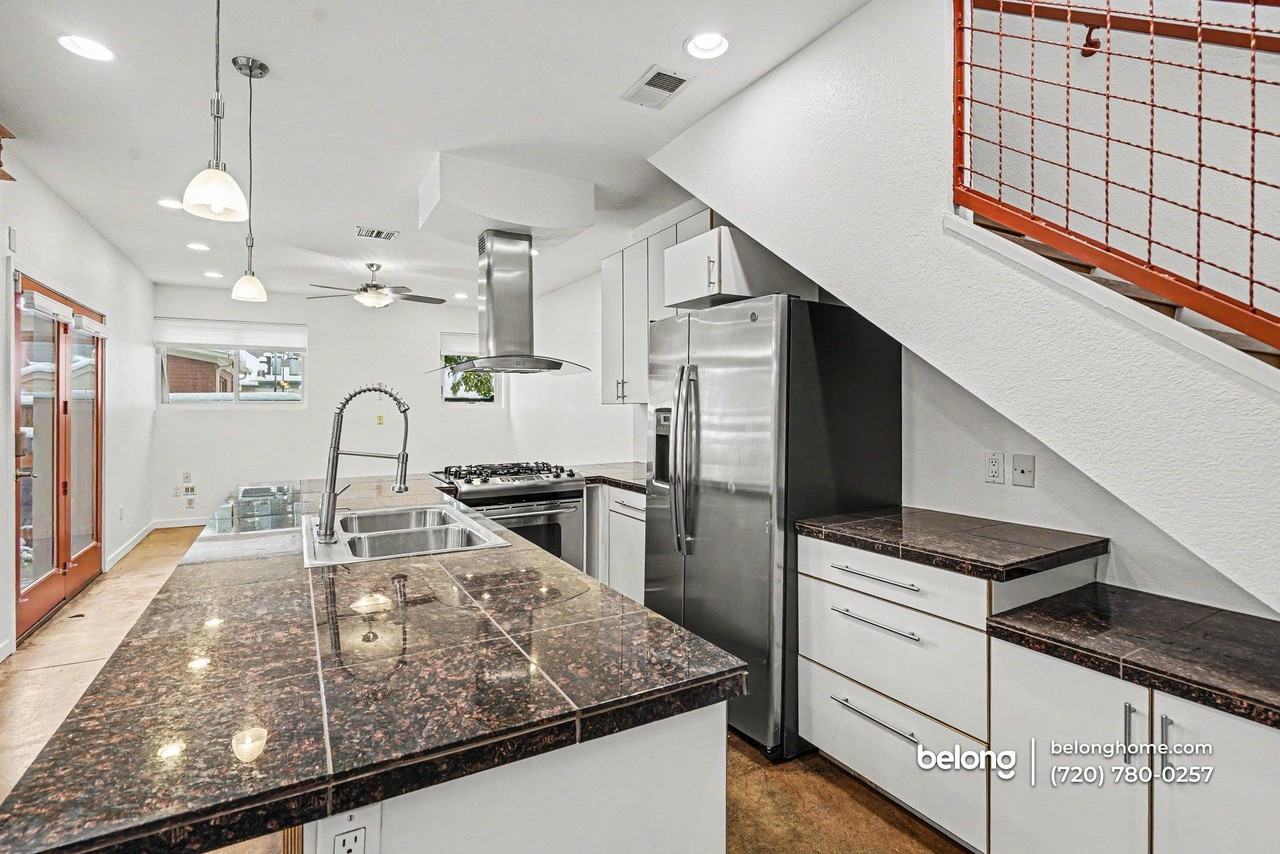 3817 King St - Photo 5 of 50