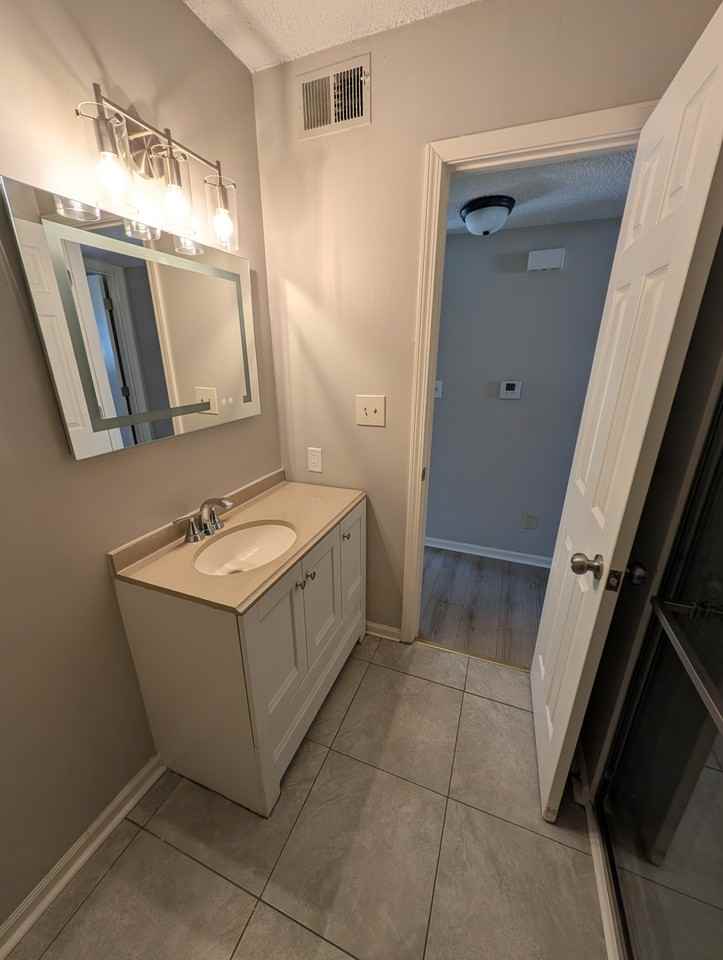 9200 E 54th Ter #9204 - Photo 3 of 15