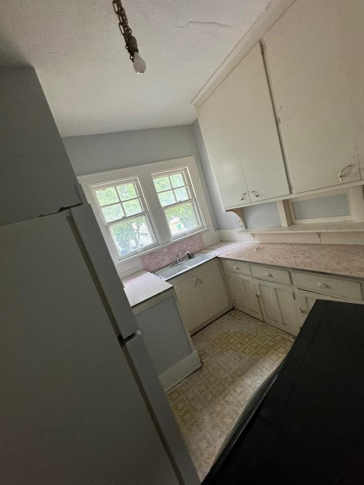 426 S 15th St #422 - Photo 2 of 3