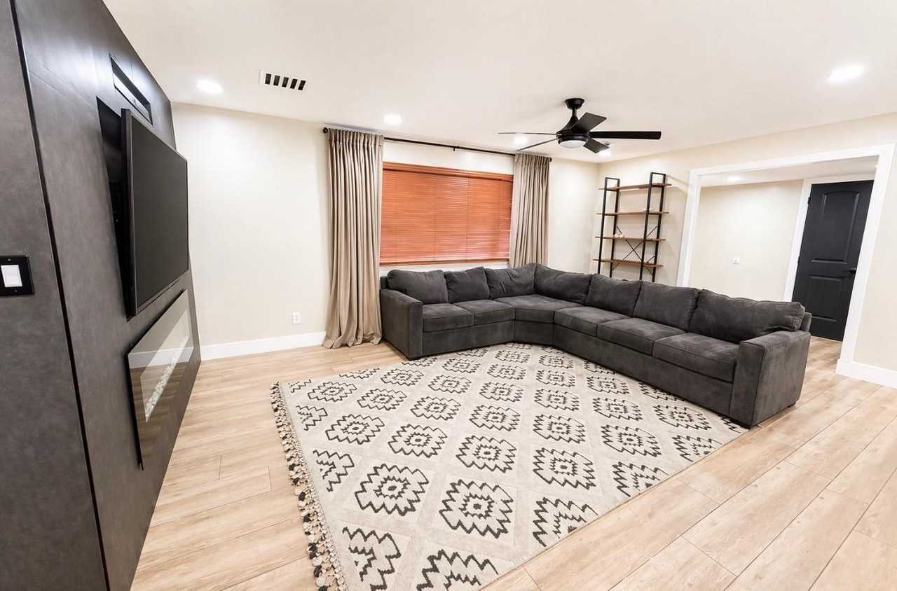 1237 E Riviera Dr - Photo 4 of 21