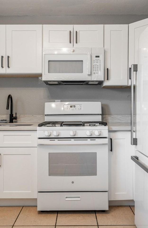 4421 N 23rd Ave #2 - Photo 6 of 50