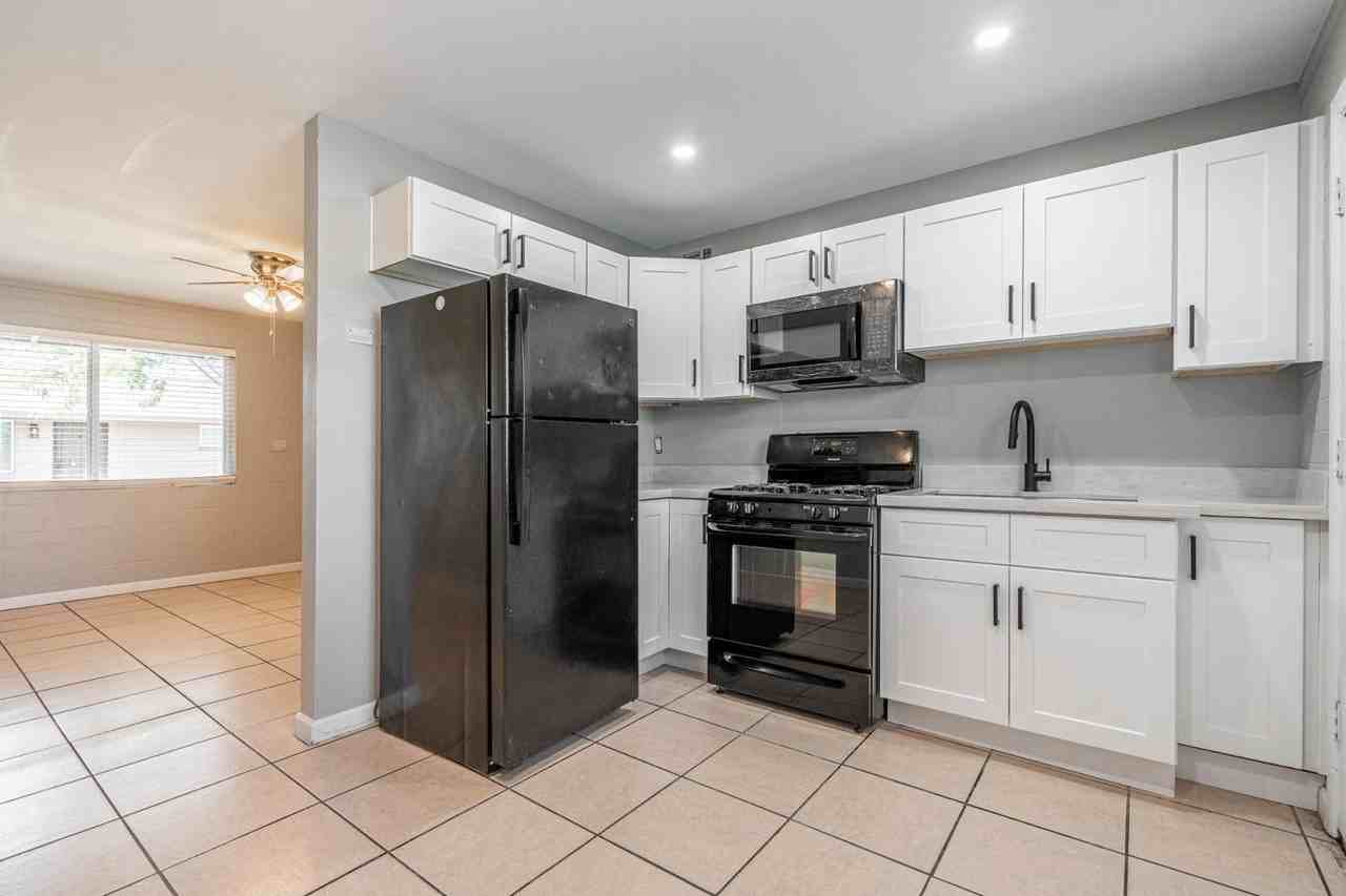4423 N 23rd Ave #B - Photo 4 of 32