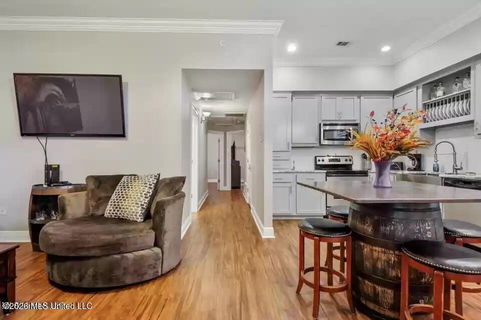 699 Dunbar Ave - Photo 4 of 13