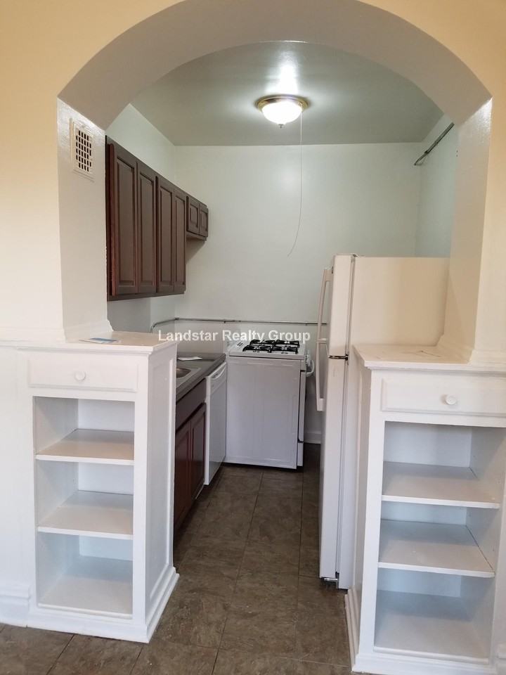 1333 W Birchwood Ave #405 - Photo 4 of 8