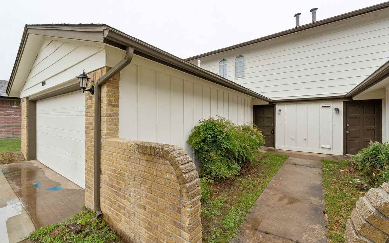 8514 Candlewood Dr - Photo 5 of 44