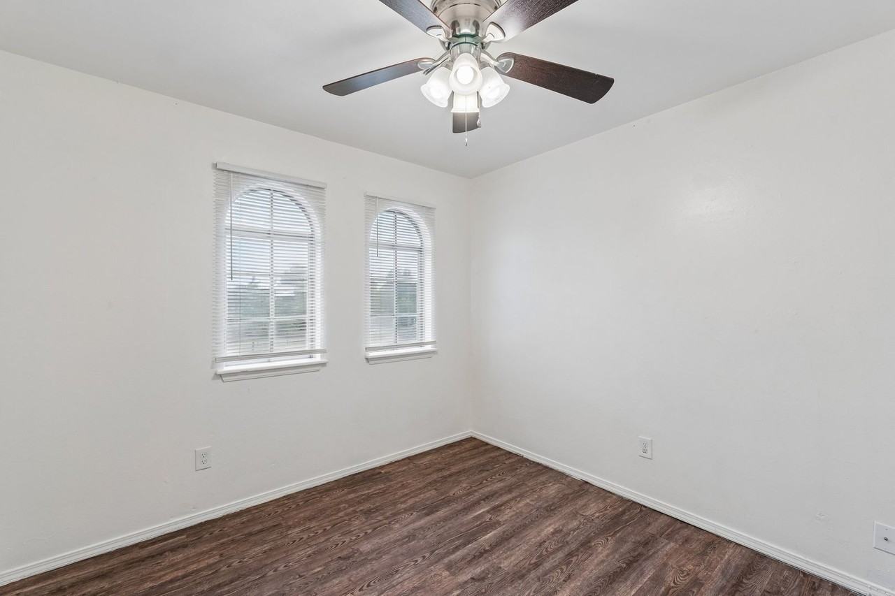 8514 Candlewood Dr - Photo 6 of 44