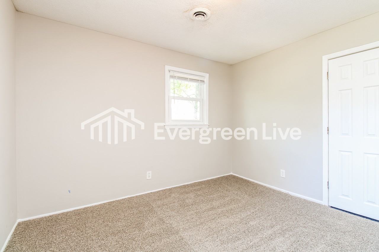 528 Atterbury Dr - Photo 6 of 11