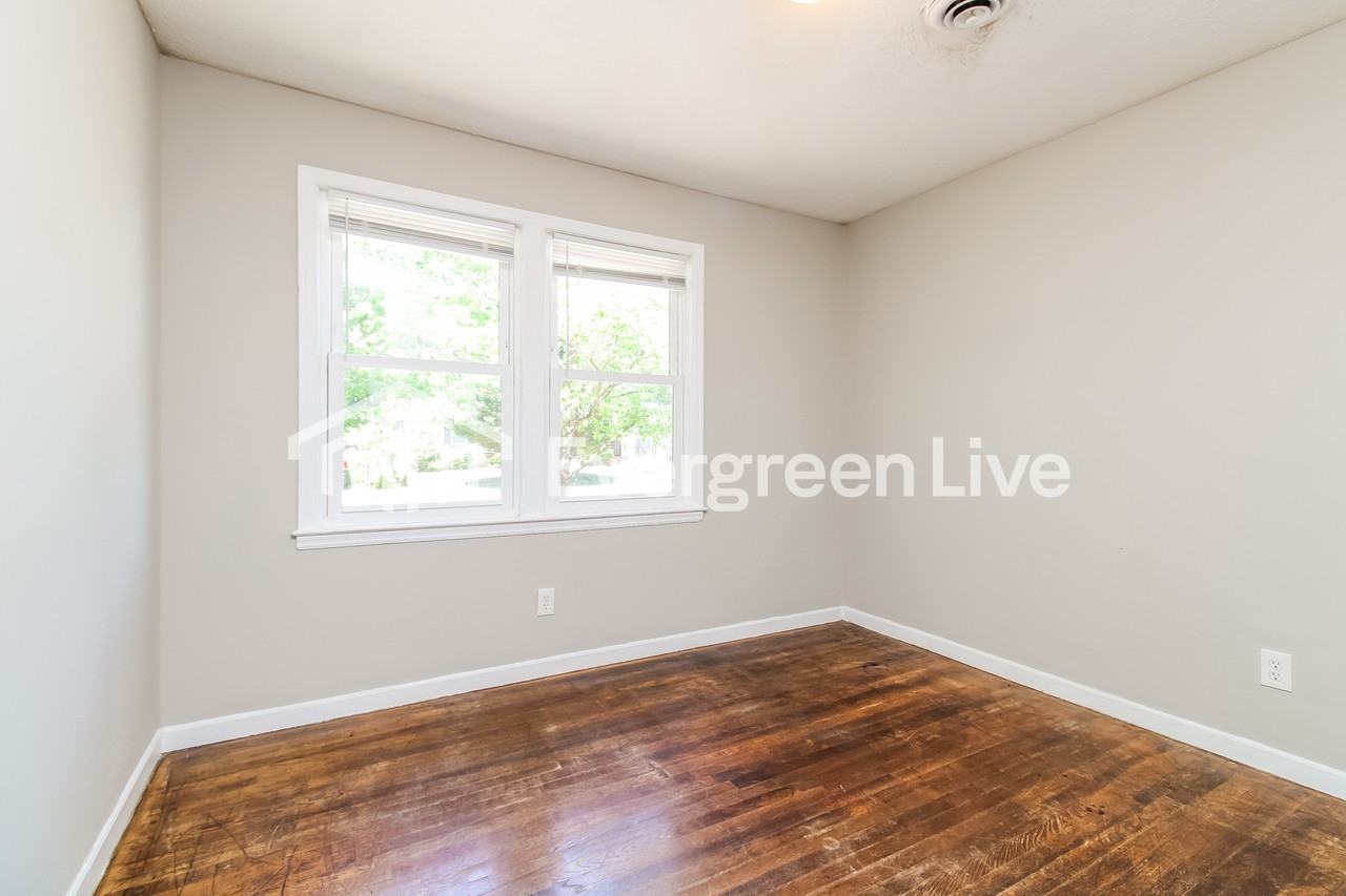 528 Atterbury Dr - Photo 7 of 11