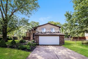 featured image of 4564 Linchmere Dr