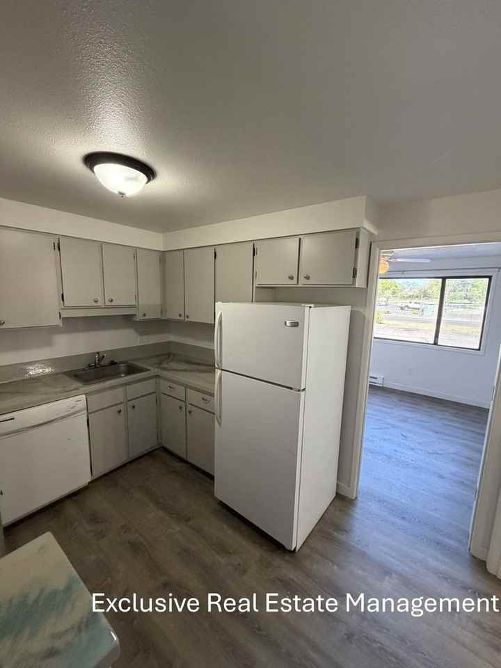 Cedar Garden Apartments 4500 - Photo 5 of 18
