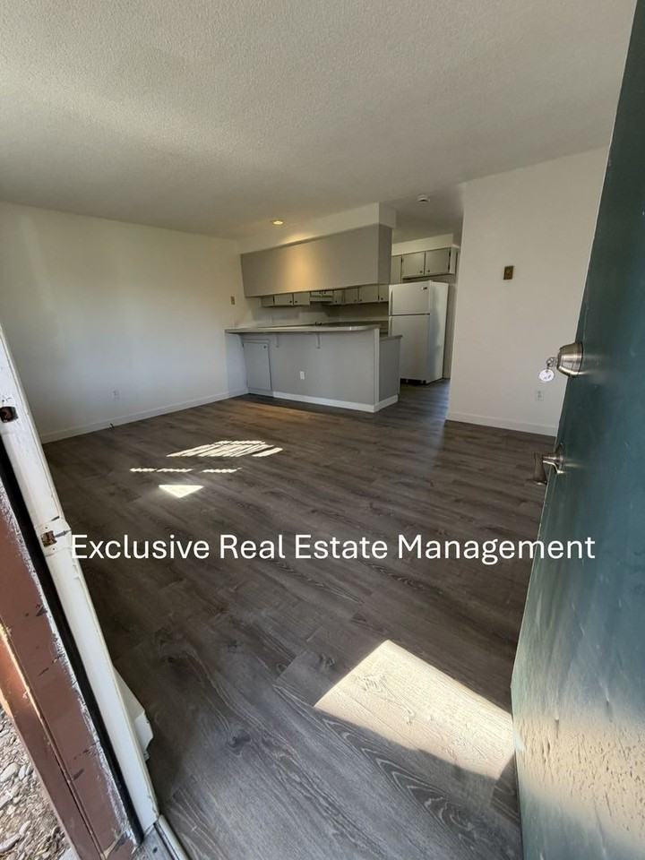 Cedar Garden Apartments 4500 - Photo 7 of 18